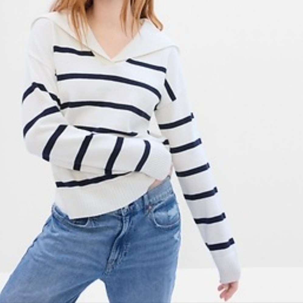 Gap striped sweater M
